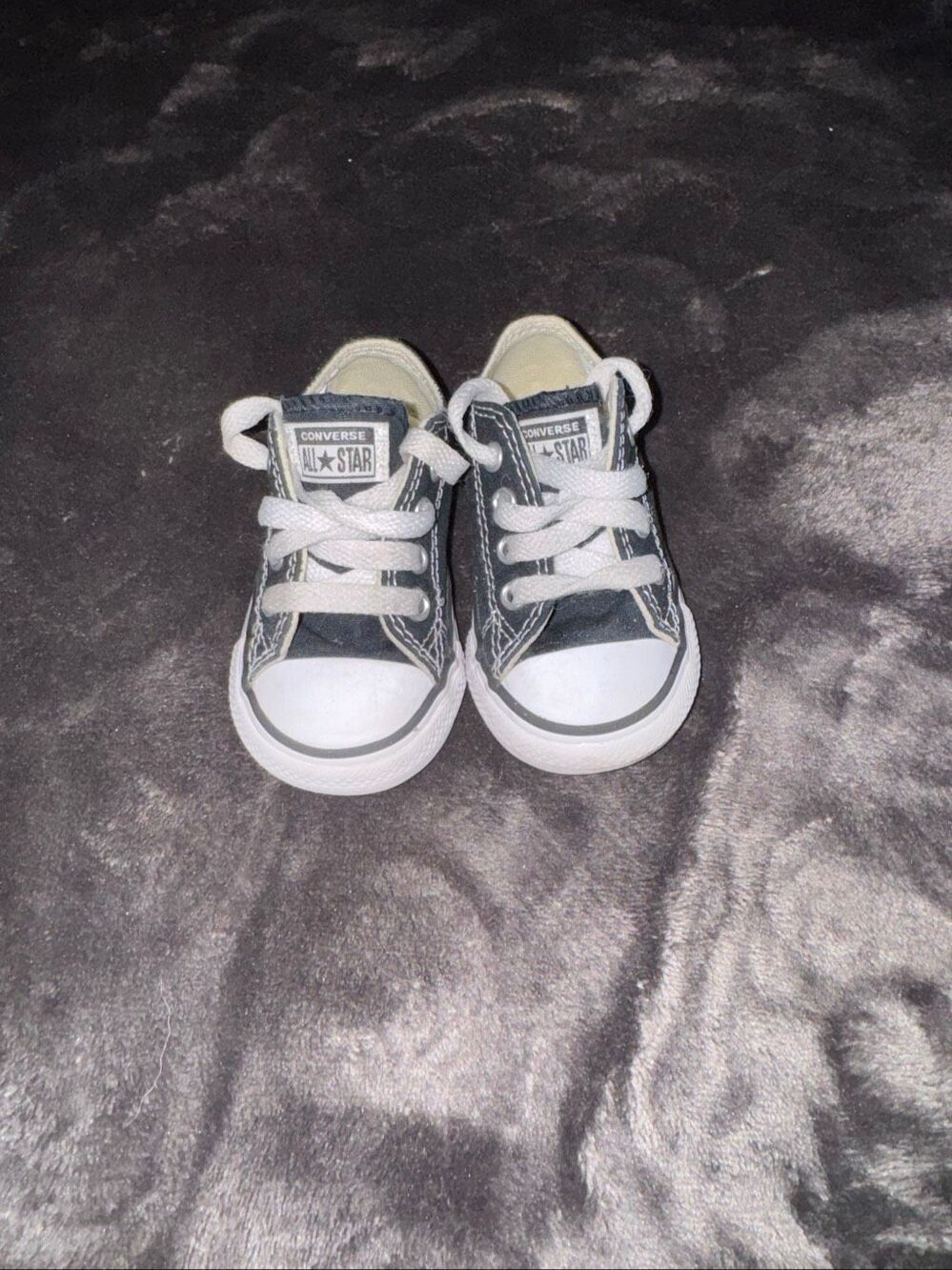 Original low top Converse sneakers size 4
